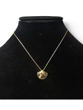 1960s Trifari Gold-Tone Shell Pendant Necklace W/ Faux Pearls 16"L